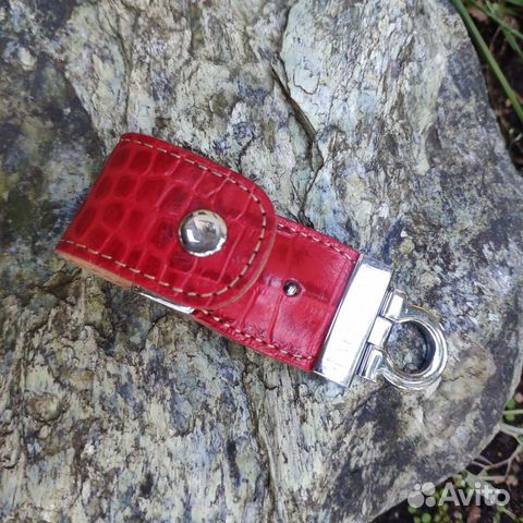 Флешка в кожаном чехле Крокодил