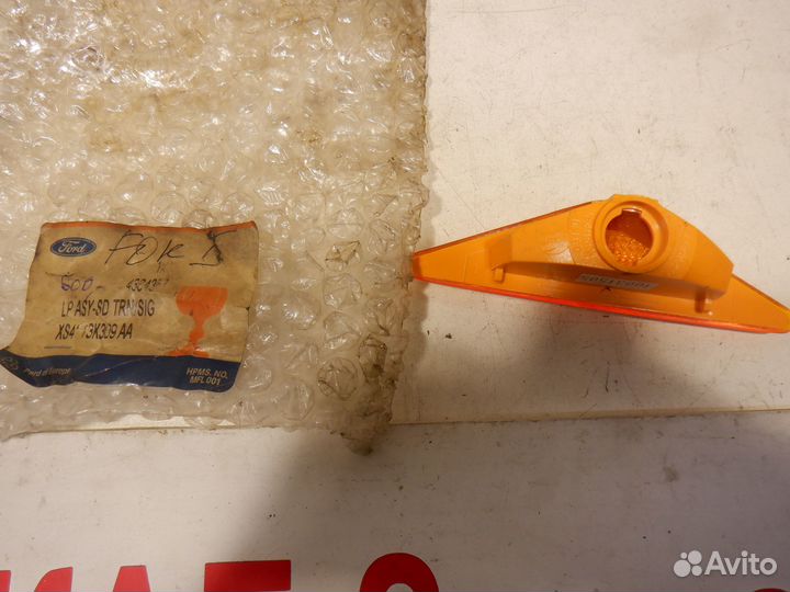 Повторитель на крыло желтый Ford Focus 1