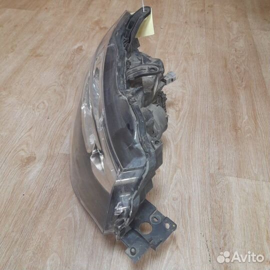 Фара галоген правая Mitsubishi Outlander 3