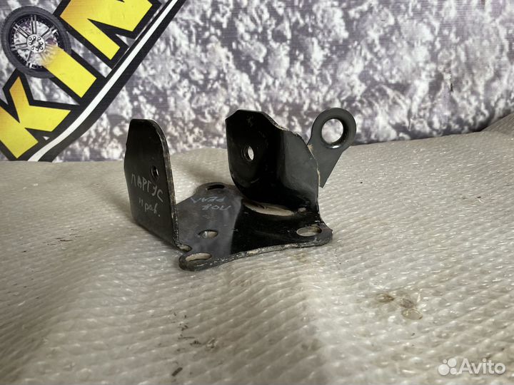 Кронштейн задней балки правый Largus Kaptur Ларгус