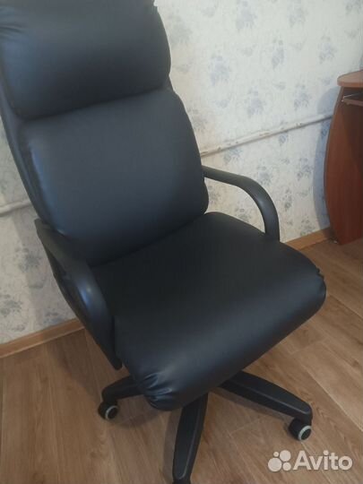 Компьютерное кресло