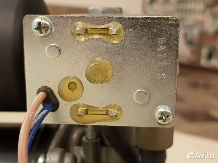 Компрессор пневмоподвески mercedes V220 vito