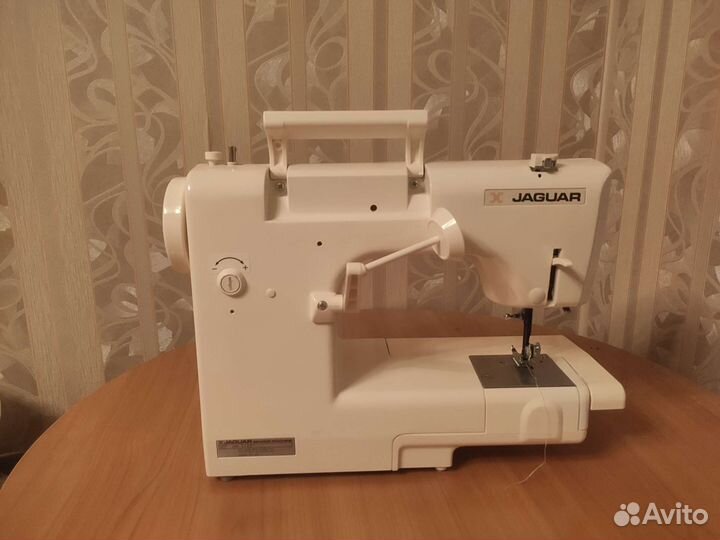 Швейная машина Jaguar 444