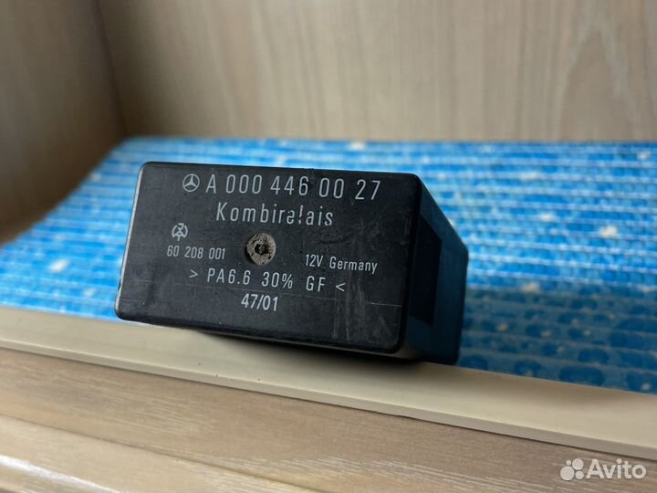 Реле заднего стекла Mercedes Vito W638