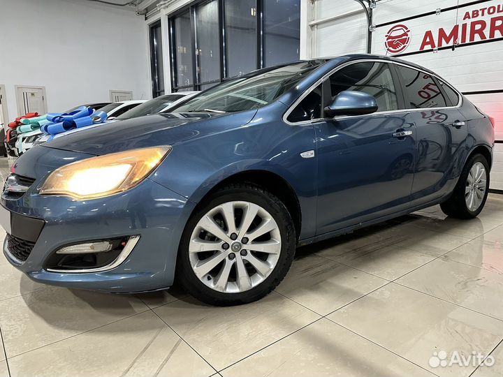 Opel Astra 1.6 МТ, 2012, 118 000 км