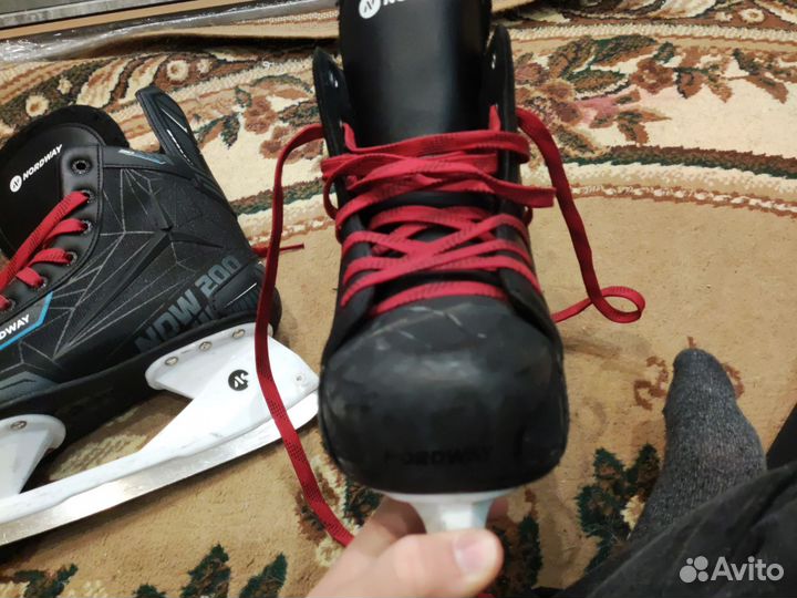 Коньки хоккейные