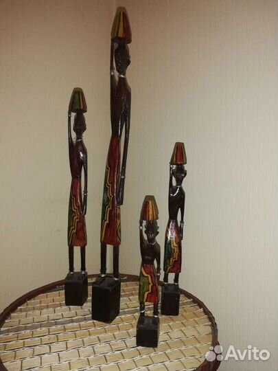 Фигуры из дерева производства Индонезия