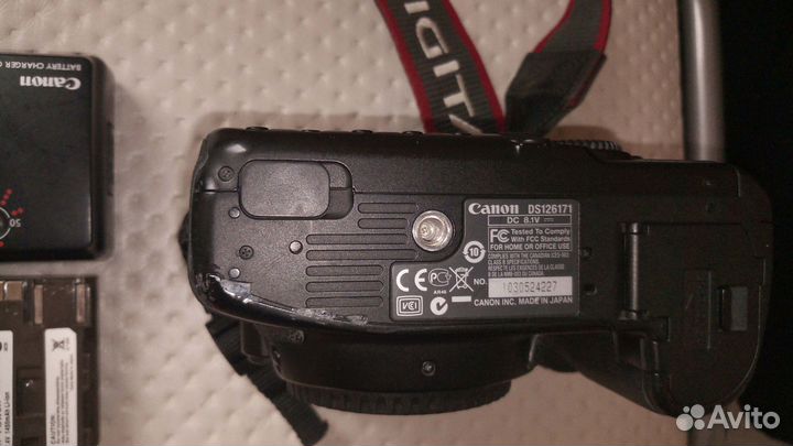 Зеркальный фотоаппарат Canon EOS 40D тушка