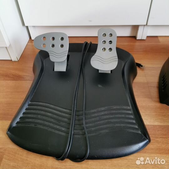 Игровой руль с педалями для пк