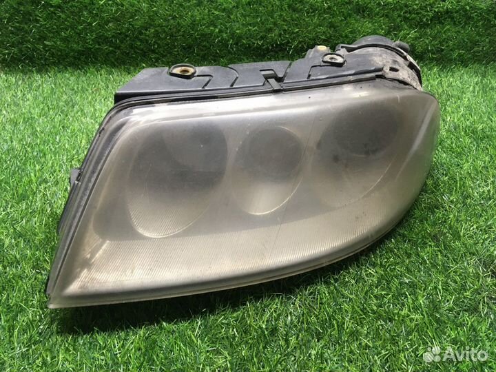 Фара левая Volkswagen Passat B5+