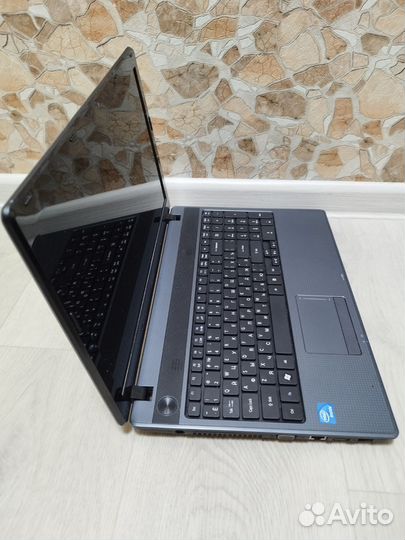 Ноутбук Acer на intel i3