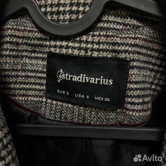 Пальто серое stradivarius