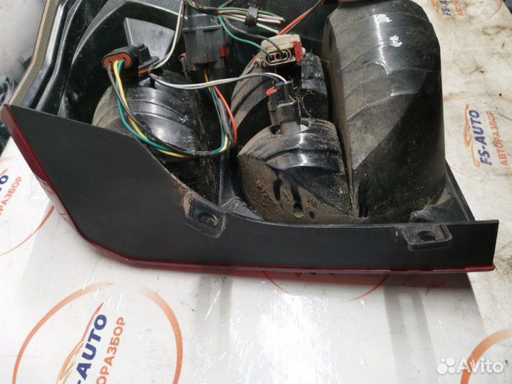 Стоп-сигнал задний левый Dodge Caliber 1.8 EBA