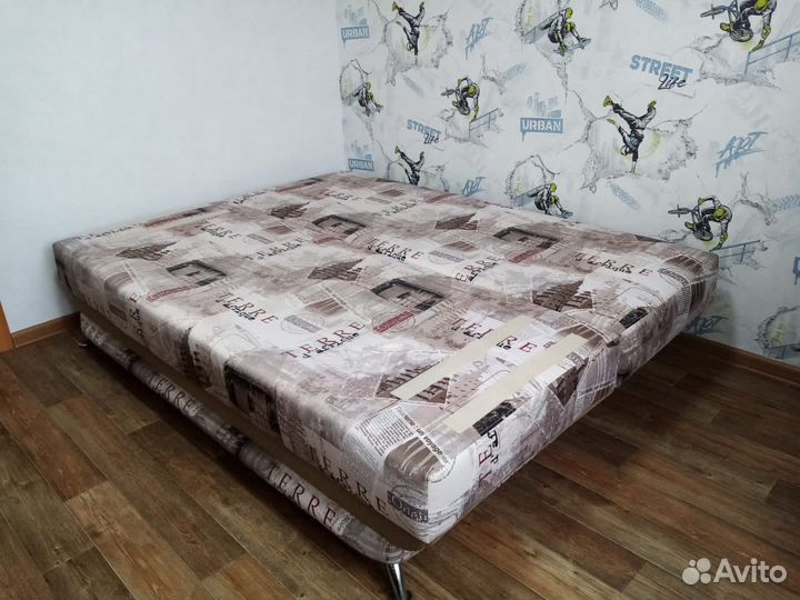 Диван двуспальный