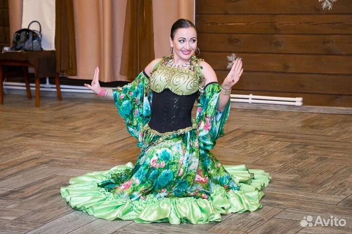 Певица на праздник