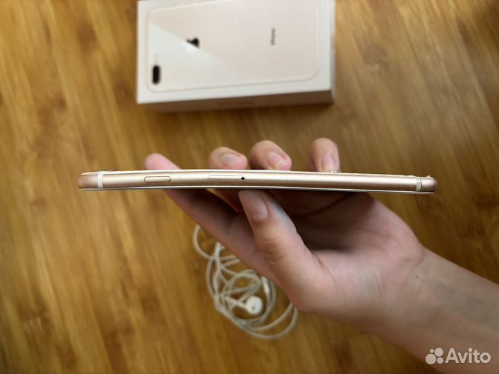 iPhone 8 Plus, 64 ГБ