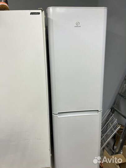 Холодильник indesit