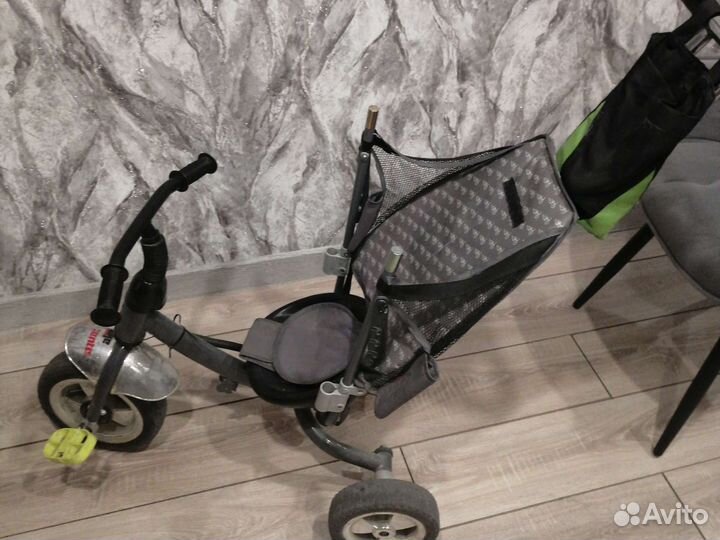 Детский велосипед с ручкой