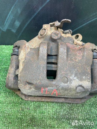 Суппорт передний левый Citroen C5 хэтчбек 2.0 16V