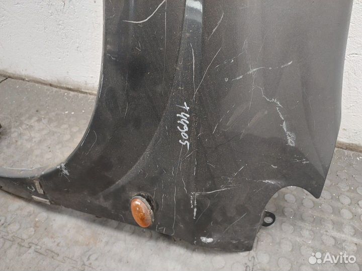 Крыло Chrysler Voyager, 2004