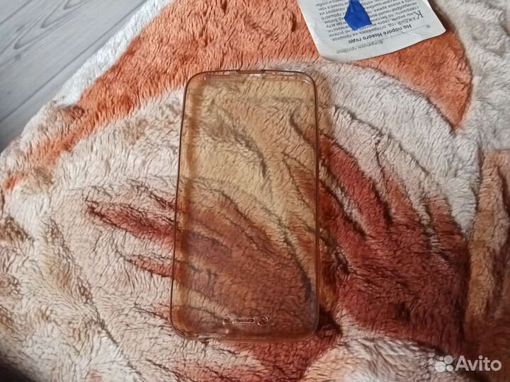 Чехлы на телефон