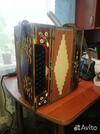 Гармонь старинная