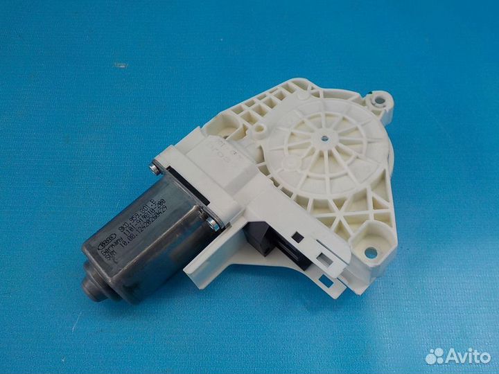 Моторчик стеклоподъемника передний левый Audi Q5