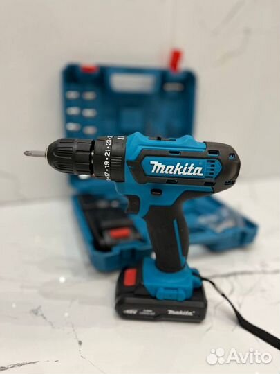 Шуруповерт Makita 18V большой набор с двумя АКБ