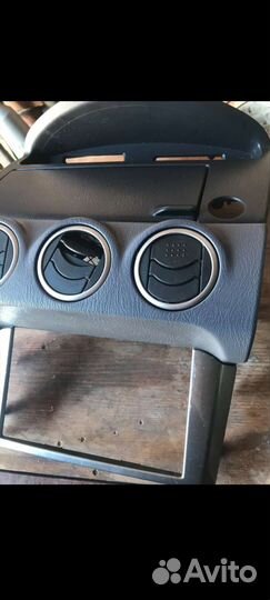 Рамка магнитолы Nissan Avenir