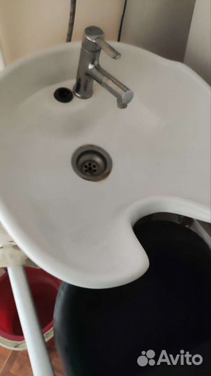 Мойка с креслом для парикмахера