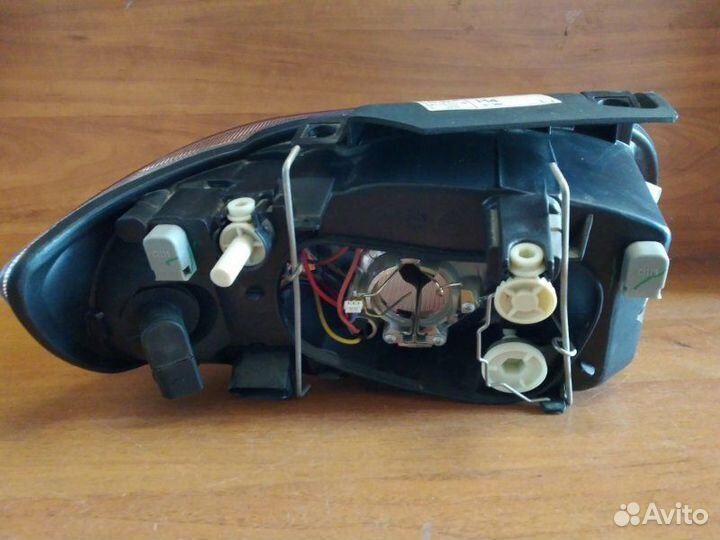 Фара левая Seat Ibiza 1999 - 2002