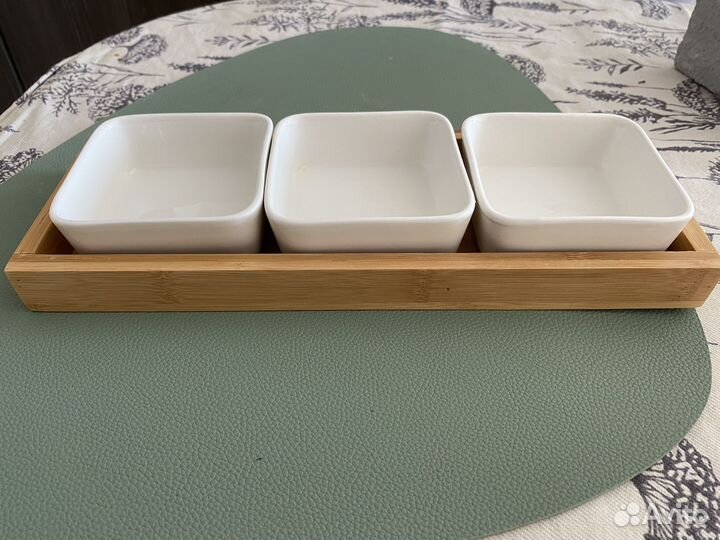 Менажница керамическая с бамбуковой подставкой