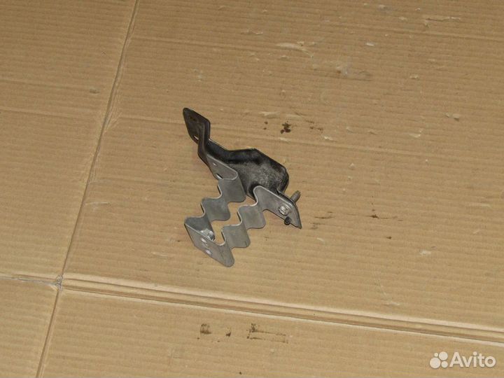 Кронштейн бампера Перед Лево toyota avalon MCX10