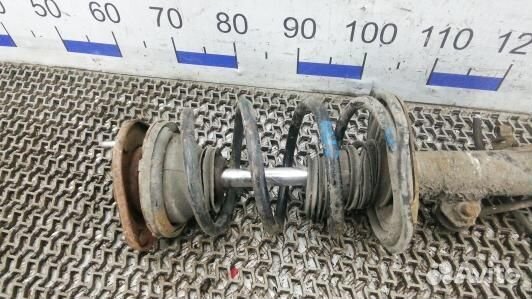 Стойка передняя правая toyota corolla E12 (BDN08N5