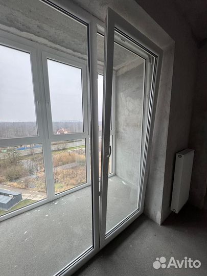 Балконная дверь с окном