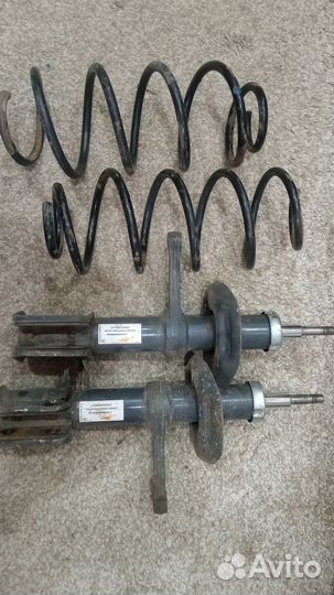 Стойки передние ваз 2170