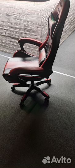 Игровое компьютерное кресло