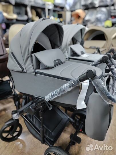 Коляска для новорожденных новая
