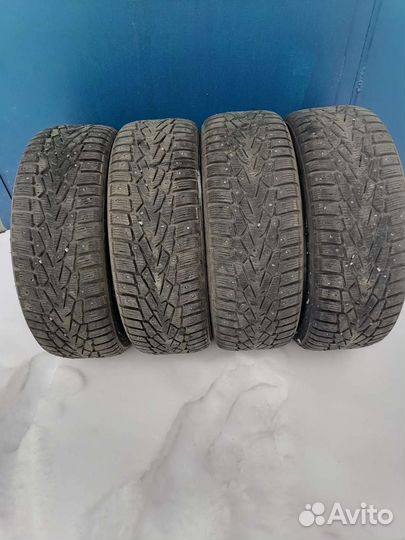 Nokian Tyres Hakkapeliitta 7 215/65 R16