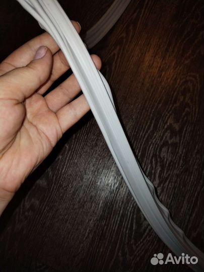 Уплотнитель на холодильник