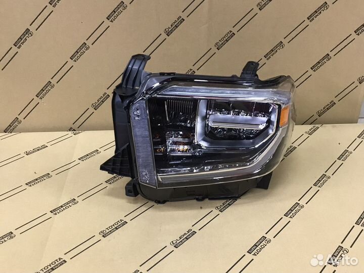 Фара левая toyota tundra