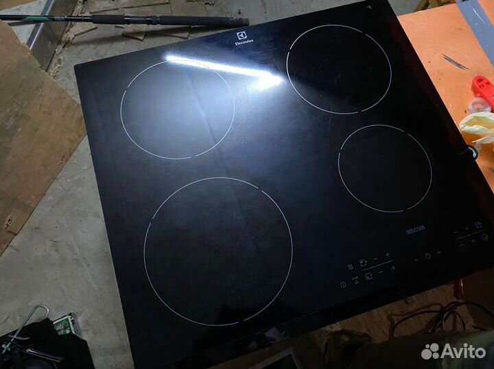 Варочная панель Electrolux индукционная