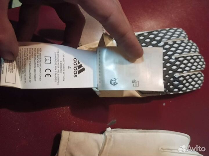 Вратарские перчатки adidas predator футбольные