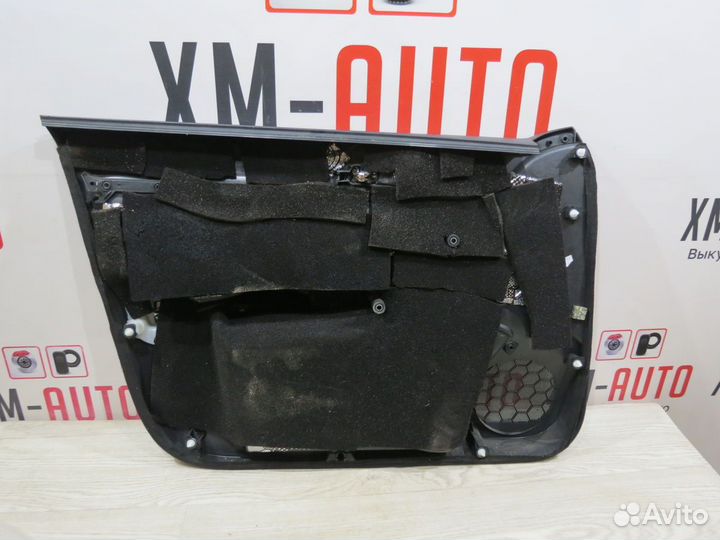 Обшивка передней правой двери Skoda Rapid