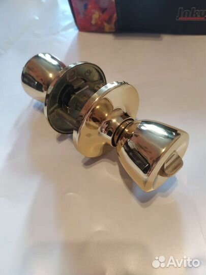 Дверная ручка новая с замком