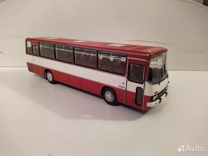 Автобус Икарус-256.55 фиеста Demprice 1:43