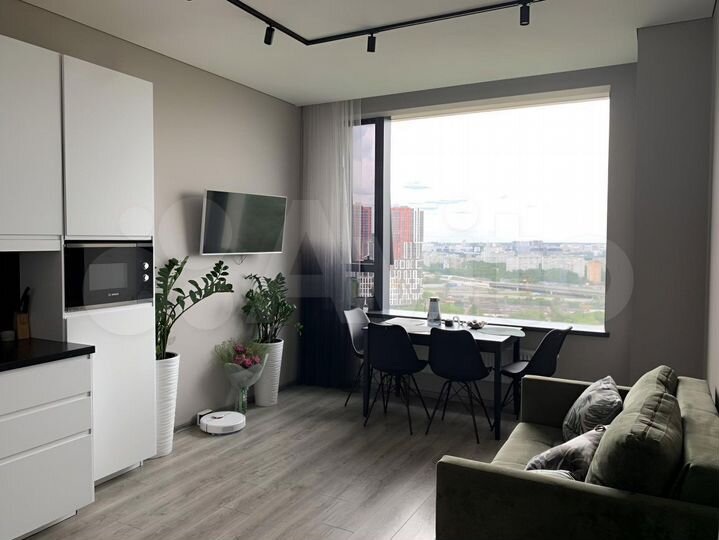 2-к. квартира, 76 м², 25/52 эт.