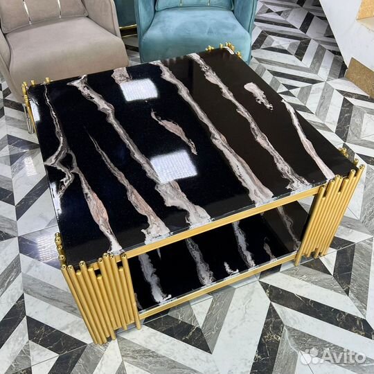 Журнальный столик