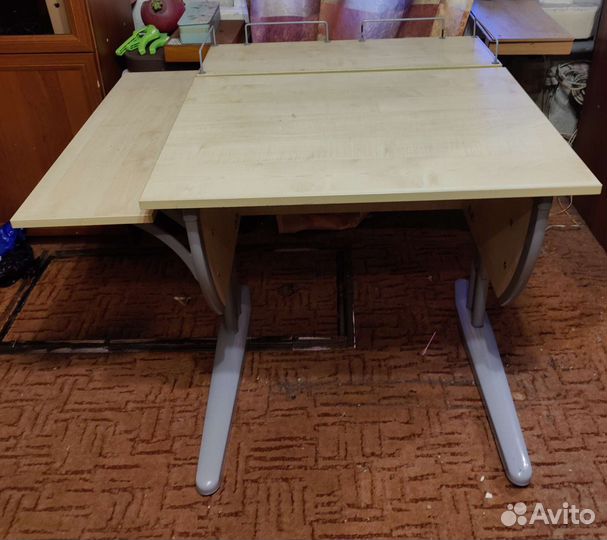 Детский стол парта