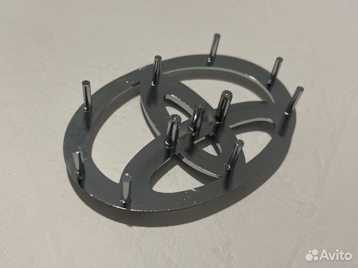 Шильд Toyota на руль